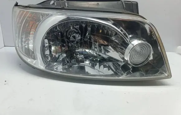 Hyundai Matrix Headlight/headlamp 20AA17LCT