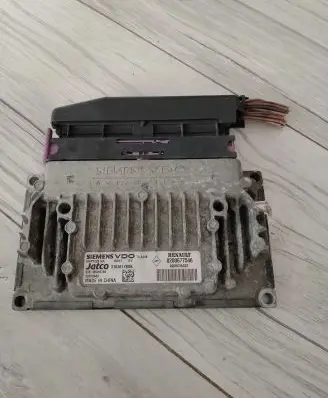 Renault Scenic II - Grand scenic II Engine control unit/module ECU 8200677546