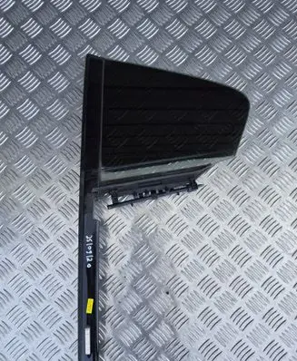 Rear vent window glass