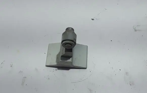 BMW 5 F10 F11 Front door lower hinge 7199576