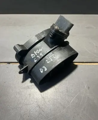 BMW 5 E39 Mass air flow meter 77870760