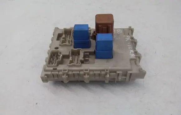 Nissan Primera Fuse module 24350AV700