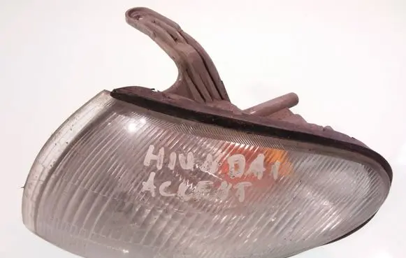 Hyundai Accent Front indicator light 92301220