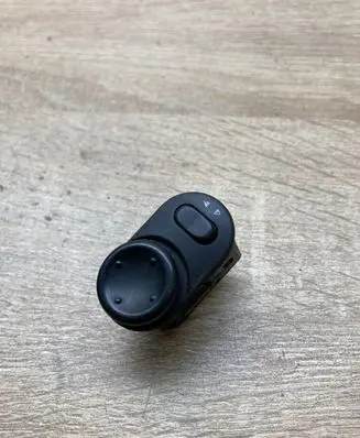 Opel Vectra B Wing mirror switch 90569752