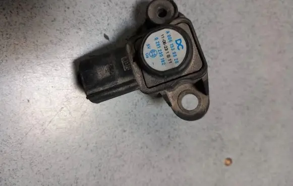 Mercedes-Benz Vito Viano W638 Air pressure sensor A0061539828 0261230192