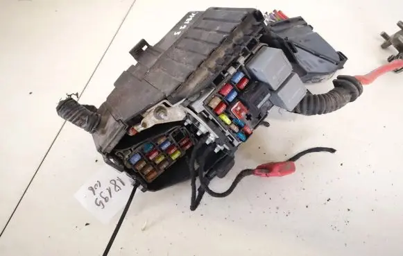 Volvo S80 Fuse box set 6g9t14a067ca 6g9t-14a067-ca