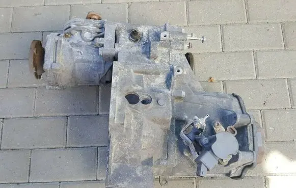 Volkswagen Golf II Manual 5 speed gearbox 02C409107B