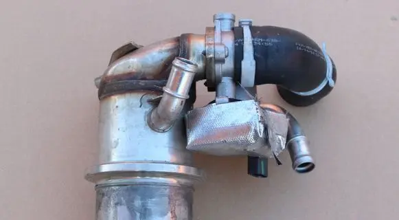Volkswagen Golf VII EGR valve 04L131512