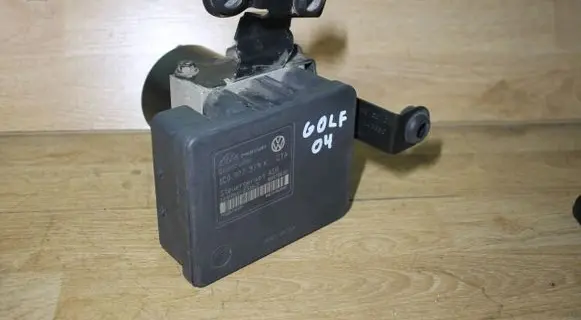 Volkswagen Golf IV ABS Pump 1C0907379K