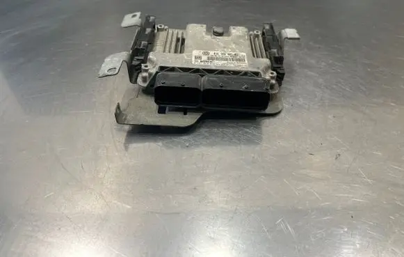 Volkswagen Touran I Engine control unit/module 03G906021MJ 03G906021AB 0281014045