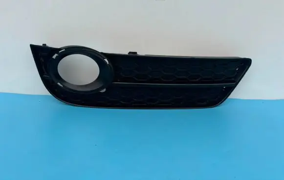 Audi A5 8T 8F Front fog light trim/grill 8T0807682