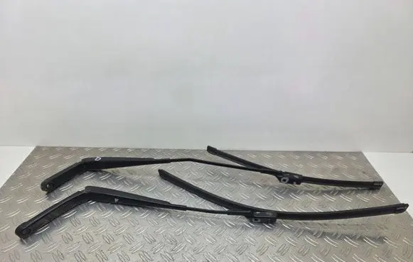 Volkswagen Golf VI Front wiper blade arm 1Q1955409