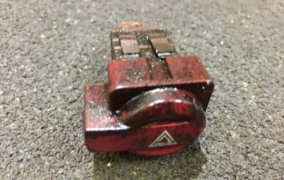 Citroen C4 I Hazard light switch