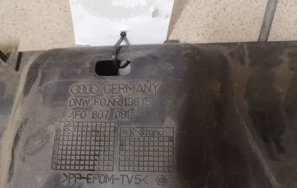 Audi A6 S6 C6 4F Radiator trim 4F0807081