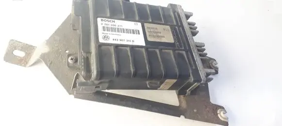 Volkswagen PASSAT B3 Engine control unit/module 0261200271 443907311D