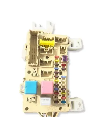 Toyota Corolla Verso AR10 Fuse module 892210F010 5241897044 07061817335001