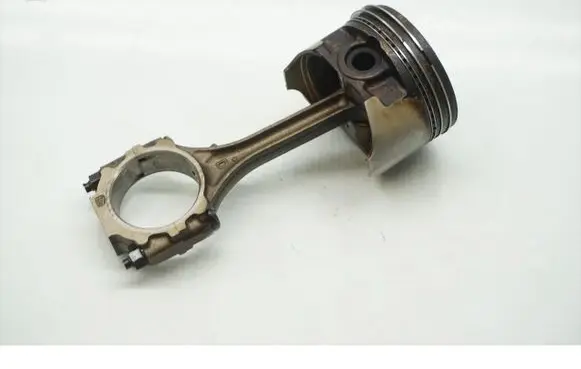 Mitsubishi Galant Piston with connecting rod 