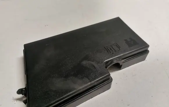 Volvo S40 Fuse box cover 30728348