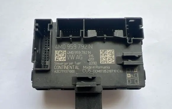 Audi Q7 4M Door control unit/module 4M0959792N 0390
