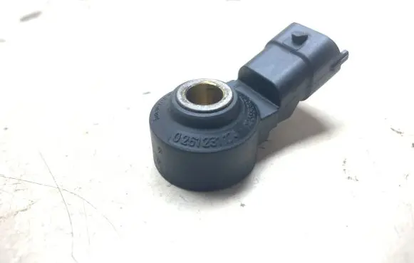 Alfa Romeo 159 Detonation knock sensor 0261231174