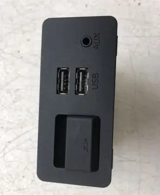 Mazda CX-3 AUX in-socket connector D09H669U0 MD412446
