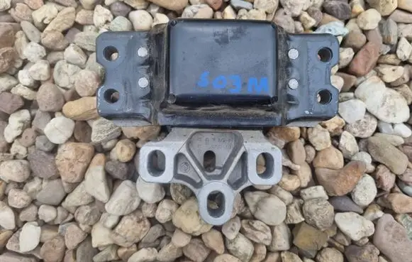 Volkswagen Eos Engine mount bracket 1k0199595