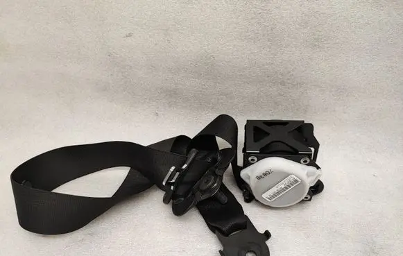 BMW X5 E70 Front seatbelt S2716104109H