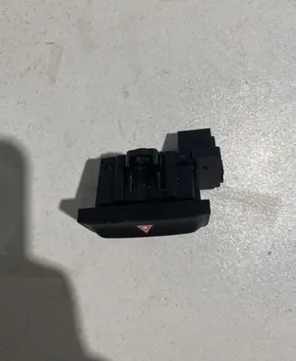 Maserati Ghibli Hazard light switch 670071372
