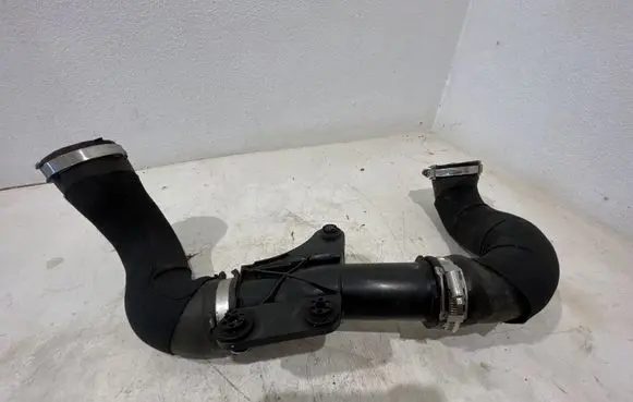 Audi A4 S4 B8 8K Intercooler hose/pipe 8k0145737r 8K0145673