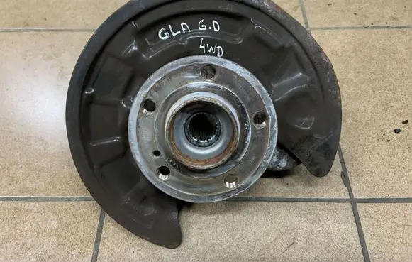 Mercedes-Benz GLA W156 Rear wheel hub A2460106 2460106 A2464230220