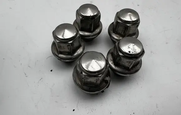 Ford Edge II Nuts/bolts 