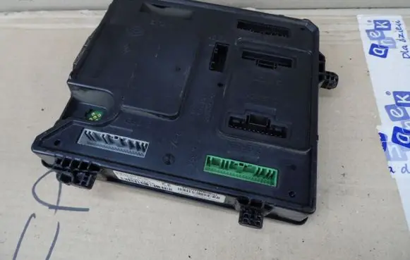 Renault Megane III BSM Control unit S180098101
