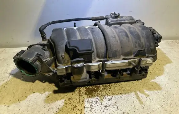 Dodge Challenger Intake manifold 05038525AH TAPEJ1392A0087