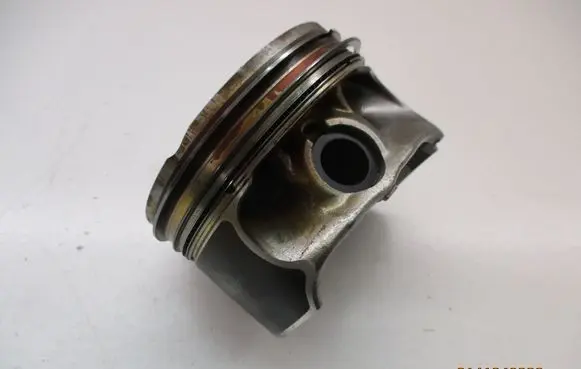 Mercedes-Benz B W246 W242 Piston 270920