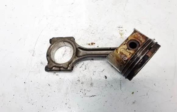Renault Megane III Piston with connecting rod