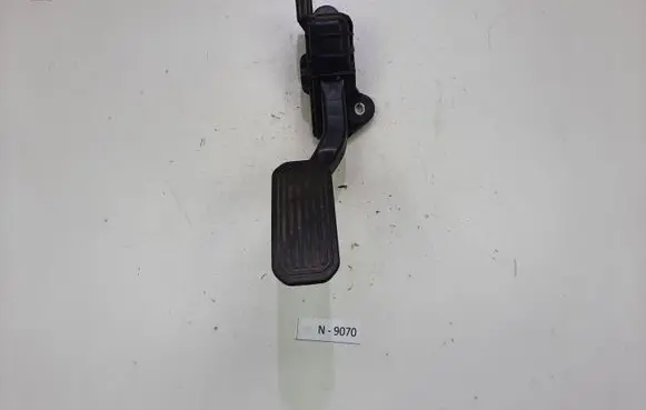 Toyota Prius (XW20) Accelerator throttle pedal 7812047050