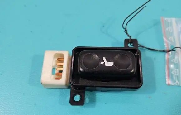 Lexus RX 330 - 350 - 400H Seat control switch 182850 IMPRK1462956