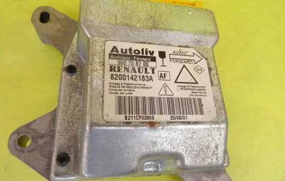 Renault Laguna II Airbag control unit/module 8200142183A 550758700