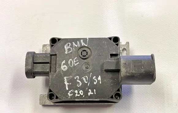BMW 3 F30 F35 F31 Coolant fan relay 940011401 700010459912
