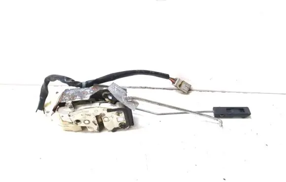 Honda CR-V Front door lock