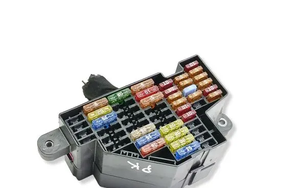 Volkswagen PASSAT B6 Fuse module 10302067