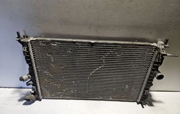 Opel Vectra B Coolant radiator 52464529