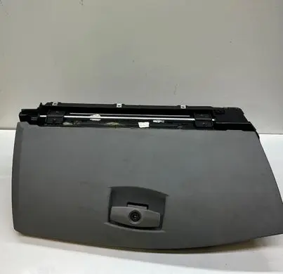 BMW 5 E60 E61 Glove box 7034080 121451