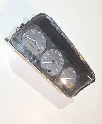 Volkswagen PASSAT B5 Speedometer (instrument cluster) 3A0919039B