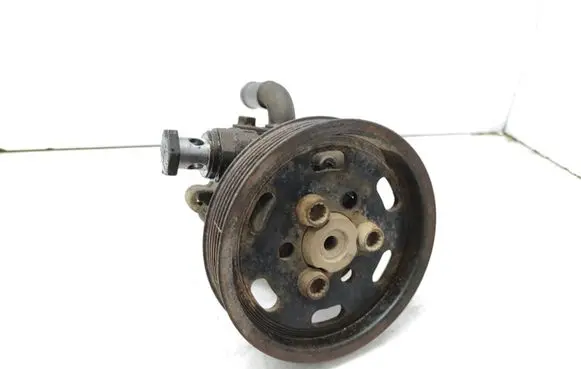 Volkswagen Caddy Power steering pump 038145255B