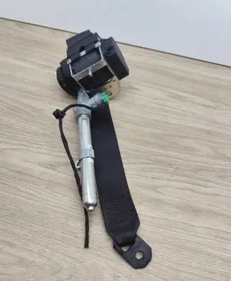 Volvo C70 Rear seatbelt 8639565