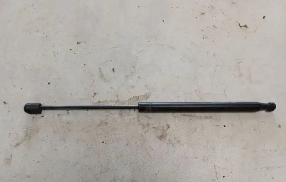Volkswagen PASSAT B6 Tailgate strut 