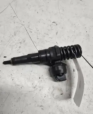 Volkswagen Polo Fuel injector 038130073AJ