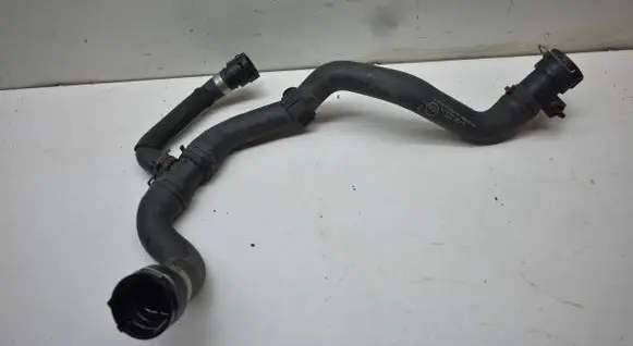 Engine coolant pipe/hose