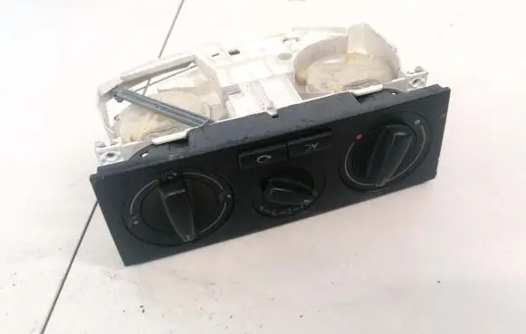 Volkswagen Polo III 6N 6N2 6NF Climate control unit 1J0820045F 90151121
